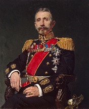 Sur le dépôt des gerbes de fleurs devant la tombe de l'Amiral A.Roussine à Casablanca